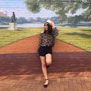 Meet your Posher, Kasandra